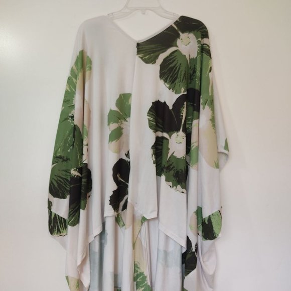 Lily by Firmiana Floral Tunic - Picture 2 of 6